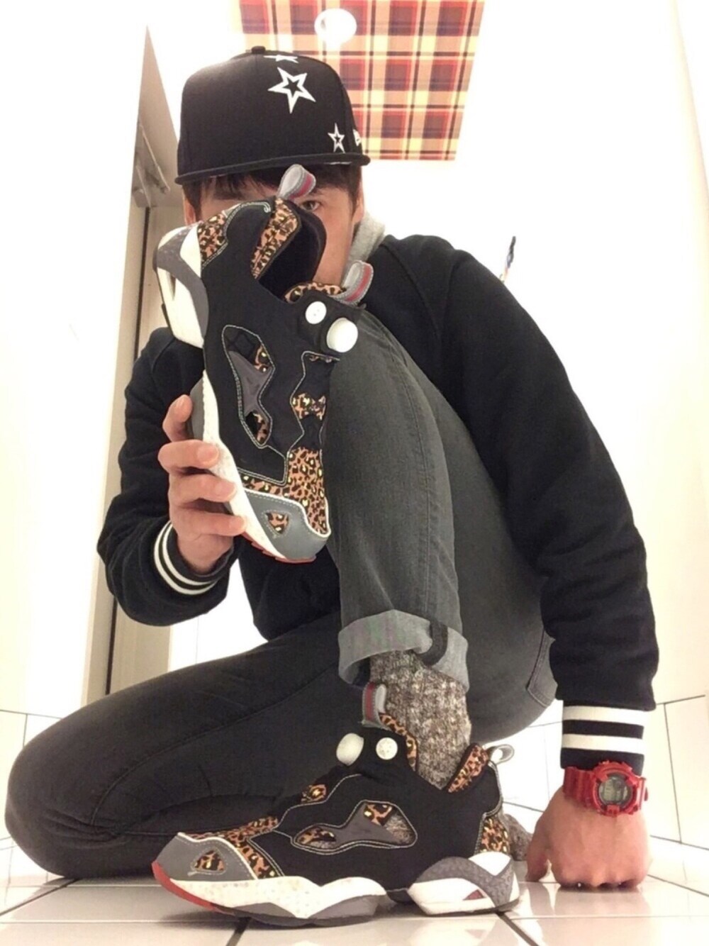 「reebok、mita sneakers、PUMP FURY、NEW ERA、A BATHING APE、GU、2017KFWS、G-SHOCK」｜「NEW ERAのアイテム（キャップ、ブラック系）」を使った、流山ＲＥＤＳさん（メンズ・180cm）の冬コーディネートの1枚目の写真
