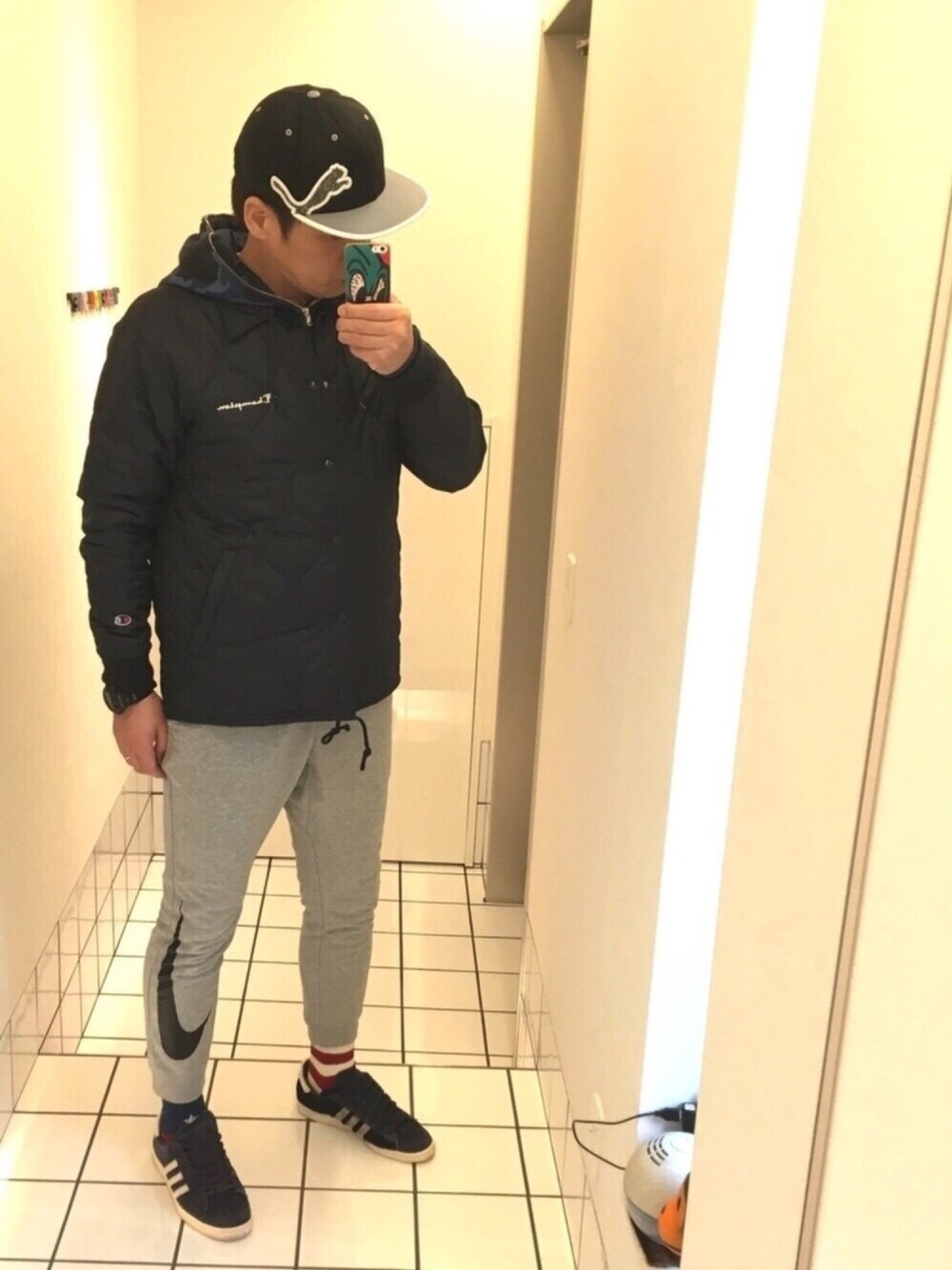 「PUMA、Champion、A BATHING APE、NIKE、adidas originals、ZOZO限定、スポーツミックス、スウェットパンツ」｜「PUMAのPUMA GOLF×スワロフスキーデコ（キャップ、ブラック系）」を使った、流山ＲＥＤＳさん（メンズ・180cm）の春コーディネートの1枚目の写真