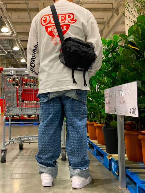 Supreme のサロペット/オーバーオールを使った「NIKE」の人気