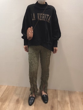 「アイテム（Tシャツ/カットソー、ブラック系）」を使った、Bou Jeloudさん（レディース・160cm）の秋コーディネート