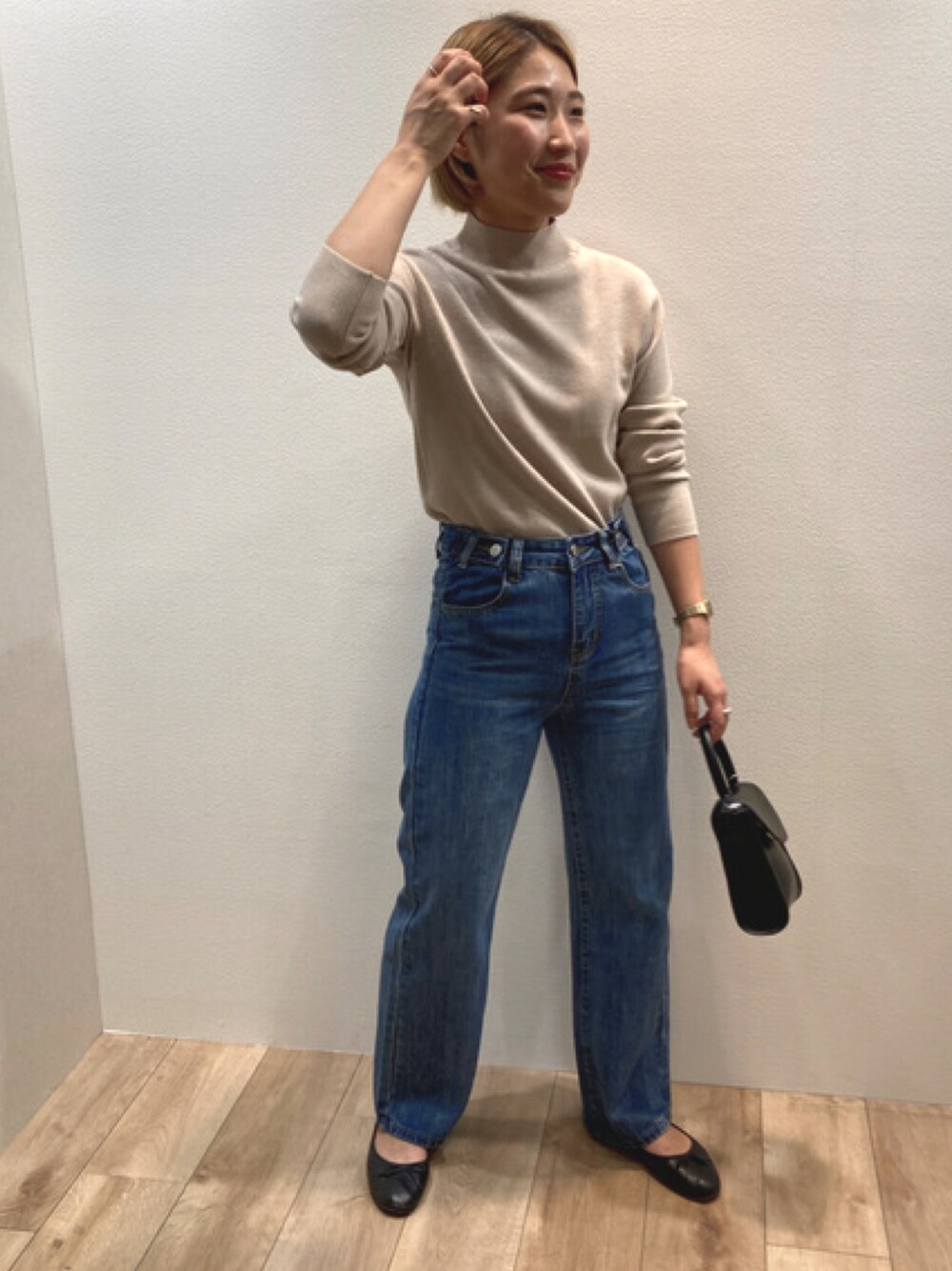 「ラブアンドピース2020、秋のコーデ、着回しコーデ、秋服、低身長、モノトーンコーデ」｜「Babの【WEB限定】プチハイネック長袖ニットトップス（ニット/セーター、ベージュ系）」を使った、Bou Jeloudさん（レディース・158cm）の秋コーディネートの1枚目の写真