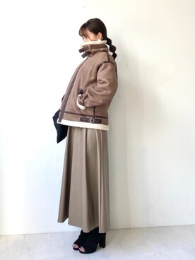 「レザースカート」｜「アイテム（ムートンコート）」を使った、Bou Jeloudさん（レディース・157cm）の秋コーディネート