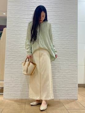 「アイテム（デニムパンツ、ベージュ系）」を使った、Bou Jeloudさん（レディース・157cm）の冬コーディネート