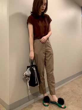 「Laugoa（ラウゴア）のアイテム」を使った、大釜ケリーさん（レディース・165cm）の秋コーディネート