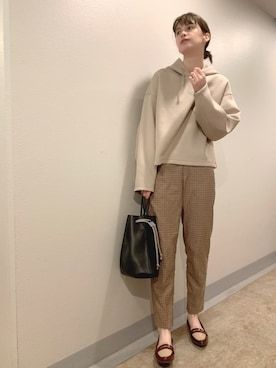 「Laugoa（ラウゴア）のアイテム」を使った、大釜ケリーさん（レディース・165cm）の秋コーディネート