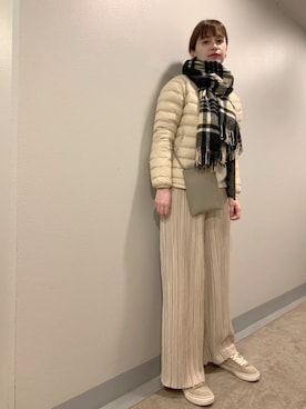 「UNITED ARROWS（ユナイテッドアローズ）のアイテム（ストール/ショール）」を使った、大釜ケリーさん（レディース・165cm）の冬コーディネート