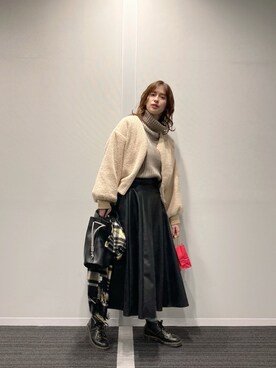 「UNITED ARROWS（ユナイテッドアローズ）のアイテム（ストール/ショール）」を使った、大釜ケリーさん（レディース・165cm）の冬コーディネート