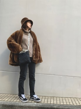 「JEANASIS（ジーナシス）のアイテム（帽子）」を使った、大釜ケリーさん（レディース・165cm）の冬コーディネート