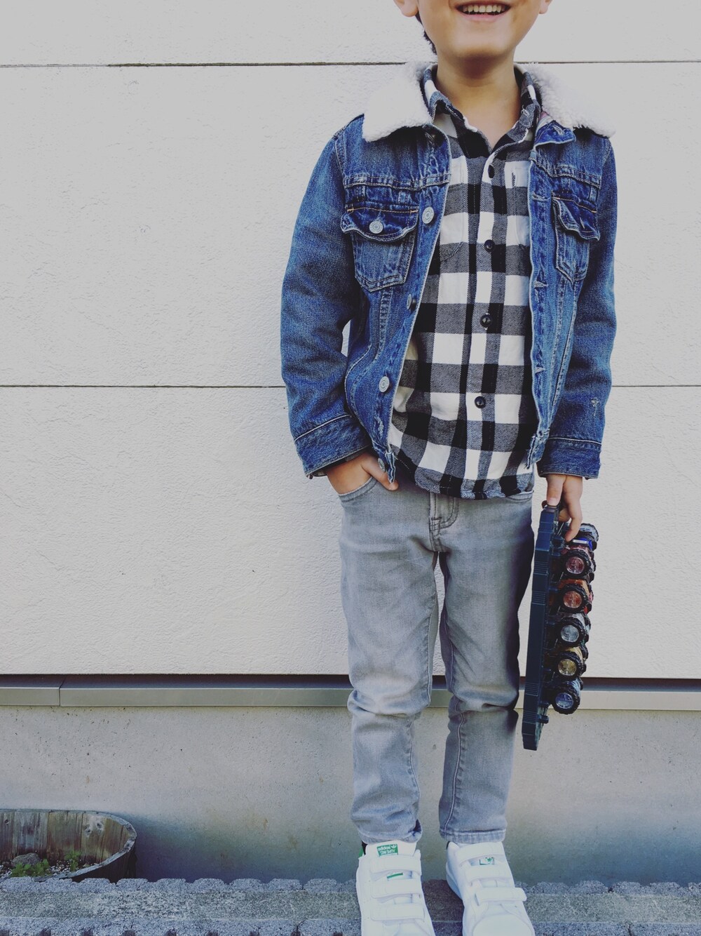 「ootd、キッズコーデ、キッズファッション、kids、kidsfashion」｜「GAPのアイテム（シャツ/ブラウス、ブラック系）」を使った、NO NAMEさん（キッズ・120cm）の冬コーディネートの1枚目の写真