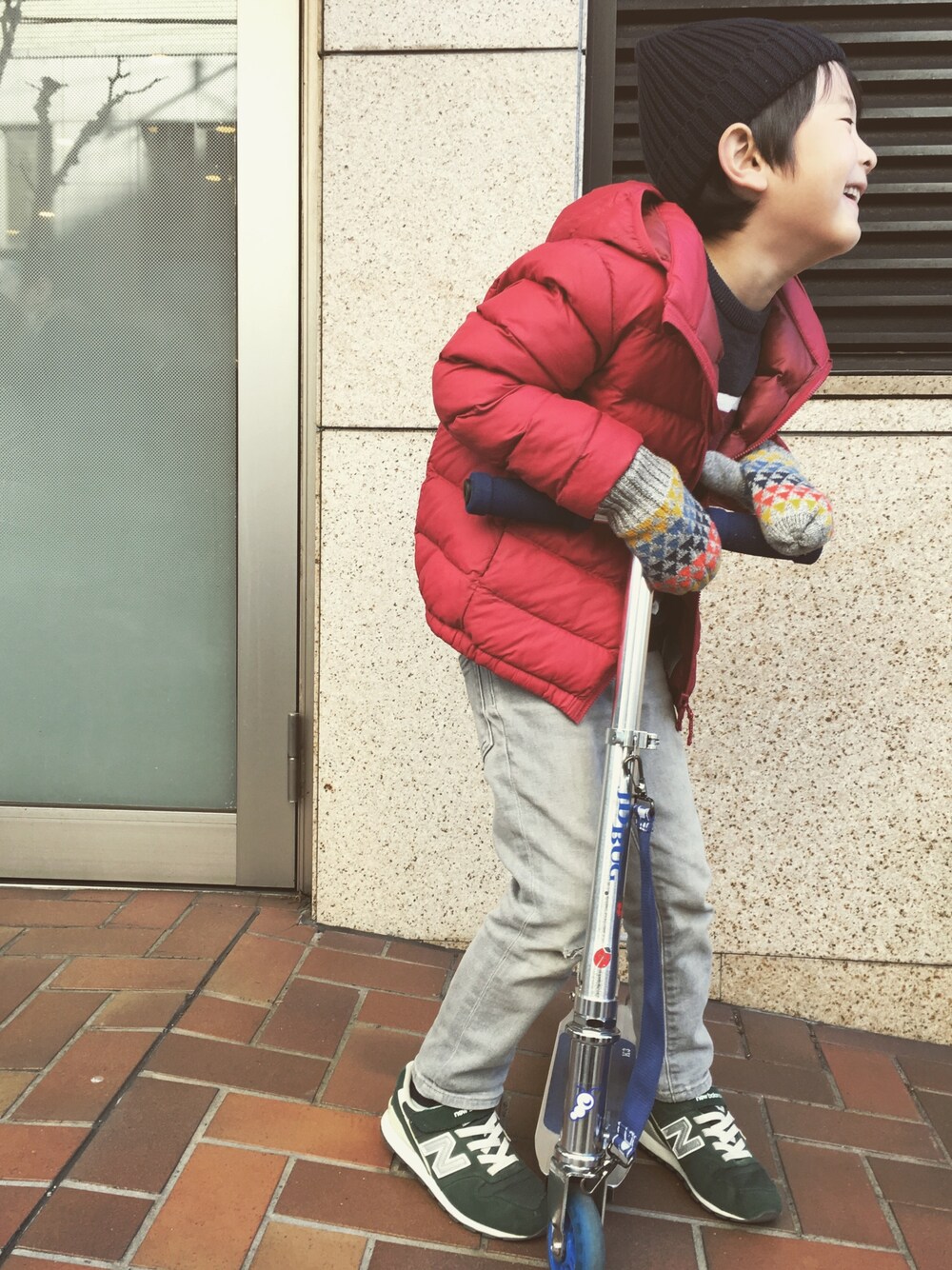 「ootd、キッズコーデ、キッズファッション、kids、kidsfashion」｜「UNIQLOのアイテム（ダウンジャケット/コート、レッド系）」を使った、NO NAMEさん（キッズ・120cm）の冬コーディネートの1枚目の写真