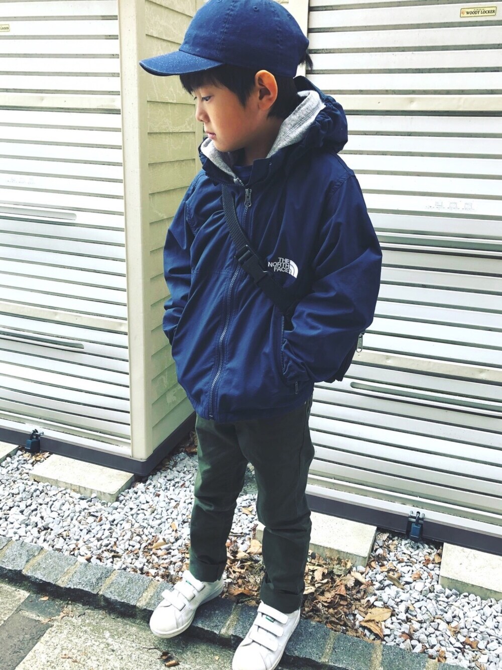 「kids、キッズコーデ、キッズファッション、男の子、男の子コーデ、カジュアルコーデ、冬、ootd」｜「newhattanのアイテム（キャップ、ブルー系）」を使った、NO NAMEさん（キッズ・123cm）の秋コーディネートの1枚目の写真
