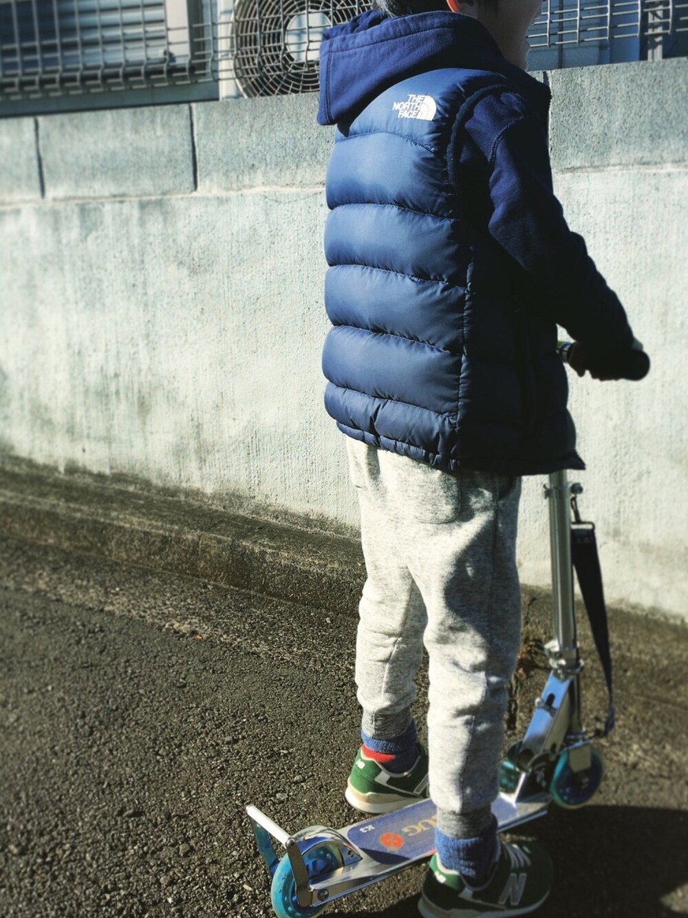 「ootd、キッズコーデ、キッズ、キッズファッション、kids、kidsfashion、KIDSｺｰﾃﾞ、kidscode」｜「POLO RALPH LAURENのアイテム（パーカー、ブルー系）」を使った、NO NAMEさん（キッズ・120cm）の冬コーディネートの1枚目の写真