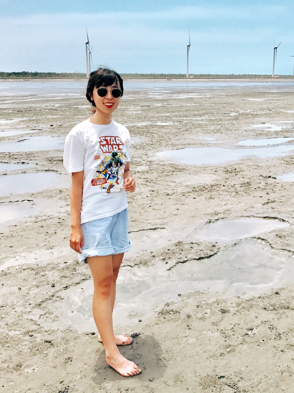 「GUのアイテム（Tシャツ/カットソー、ホワイト系）」を使った、徐寧壎さん（レディース・155cm）の冬コーディネートの1枚目の写真
