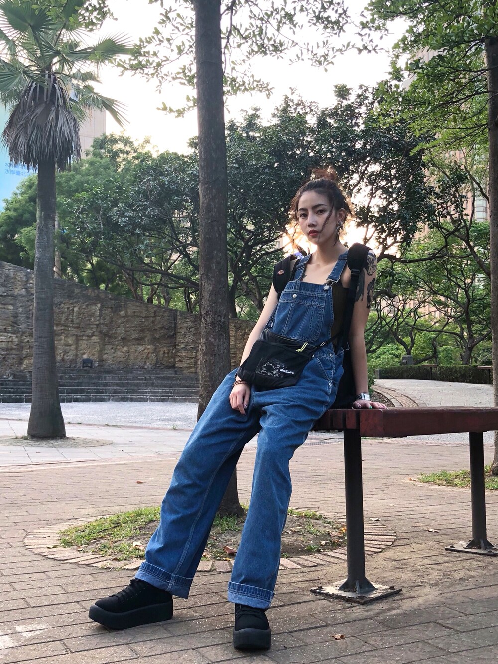 「TOKYO BOPPERのアイテム（シューズ、ブラック系）」を使った、ZOEさん（レディース・167cm）の夏コーディネートの1枚目の写真
