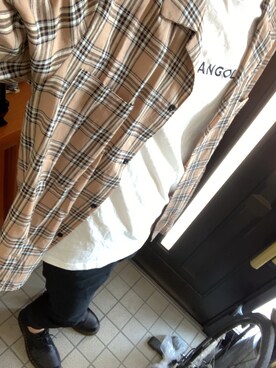 「kutir（クティール）のアイテム（シャツ/ブラウス、ベージュ系）」を使った、つかじさん（メンズ・180cm）の春コーディネート