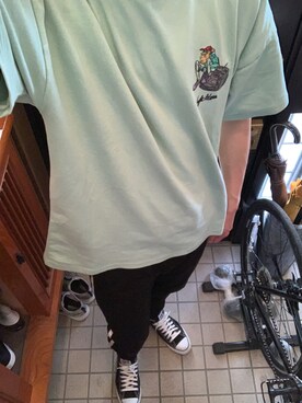 「leftaloneのアイテム（トップス、グリーン系）」を使った、つかじさん（メンズ・180cm）の夏コーディネート