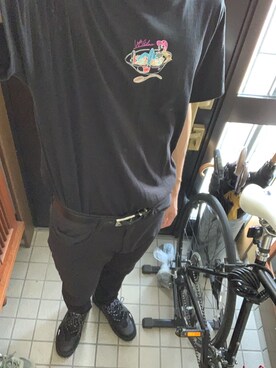 「leftaloneのアイテム（トップス、ブラック系）」を使った、つかじさん（メンズ・180cm）の秋コーディネート