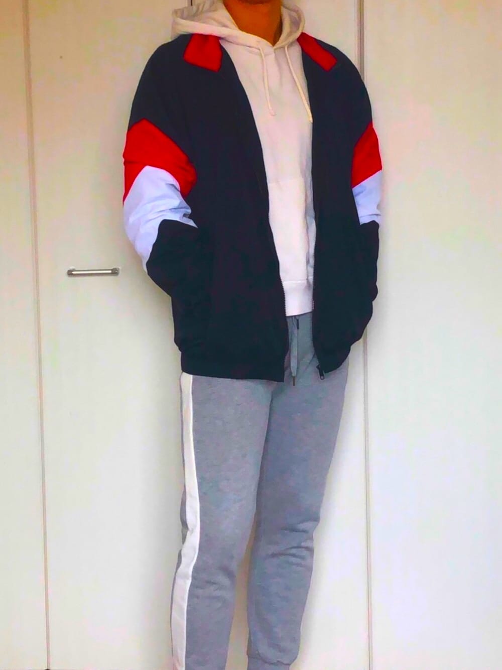 「やっぱりストリートが好き、ストリート、スポーツミックス、ナイロンジャケット、プチプラ」｜「ChampionのChampion HOODED オーバーサイズ プルオーバーパーカー（パーカー、ホワイト系）」を使った、KeiGoさん（メンズ・176cm）の秋コーディネートの1枚目の写真