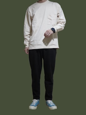 「クルーネックTシャツ」｜Eddieさん（メンズ・168cm）の秋コーディネート