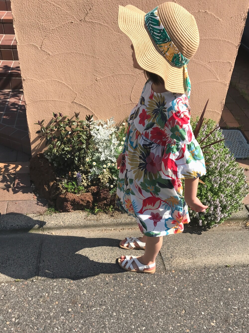 「GLOBAL WORKのアイテム（ハット、ベージュ系）」を使った、JMさん（キッズ・110cm）の夏コーディネートの1枚目の写真