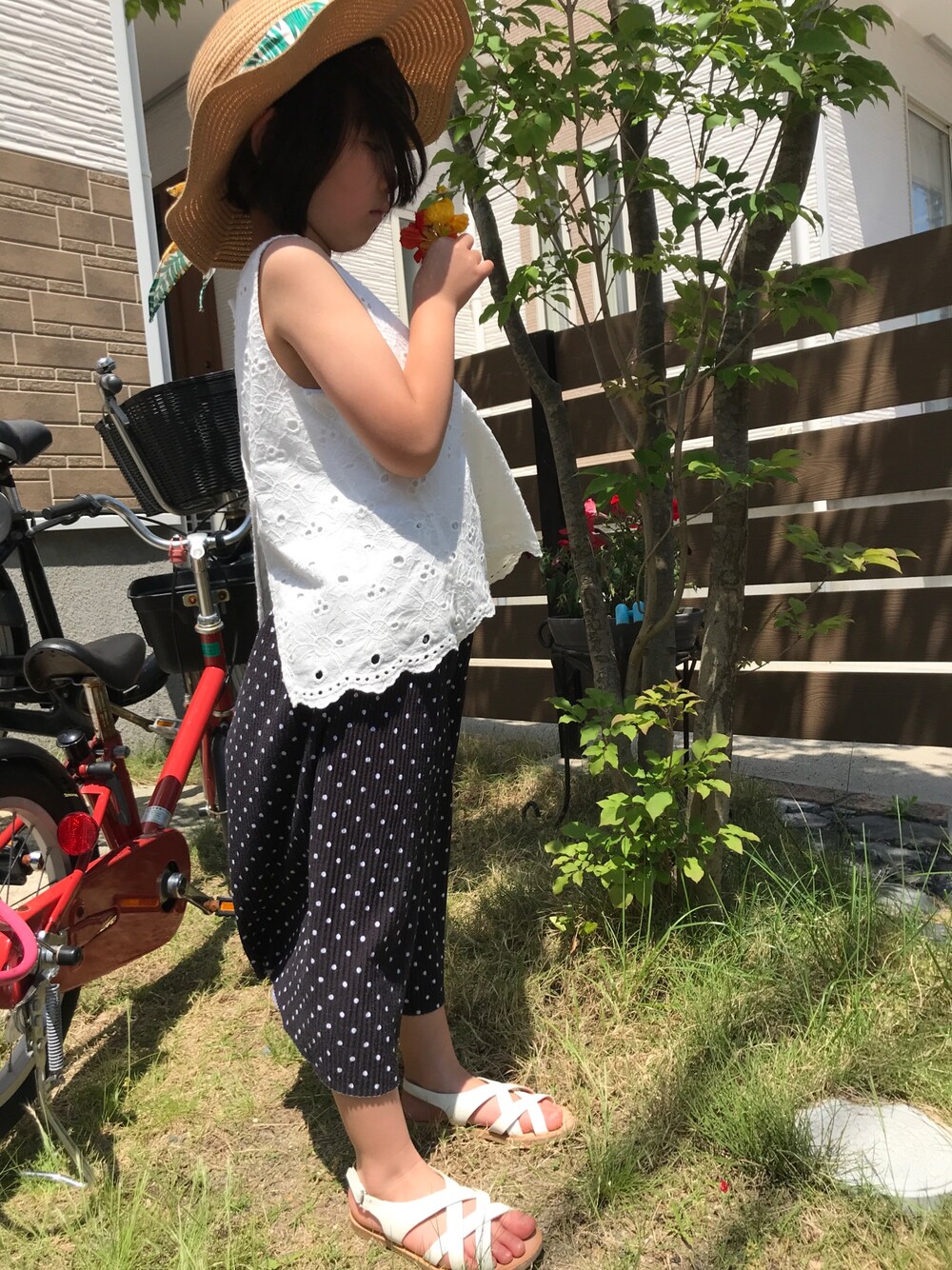 「ZARAのアイテム（シャツ/ブラウス、ホワイト系）」を使った、JMさん（キッズ・110cm）の夏コーディネートの1枚目の写真