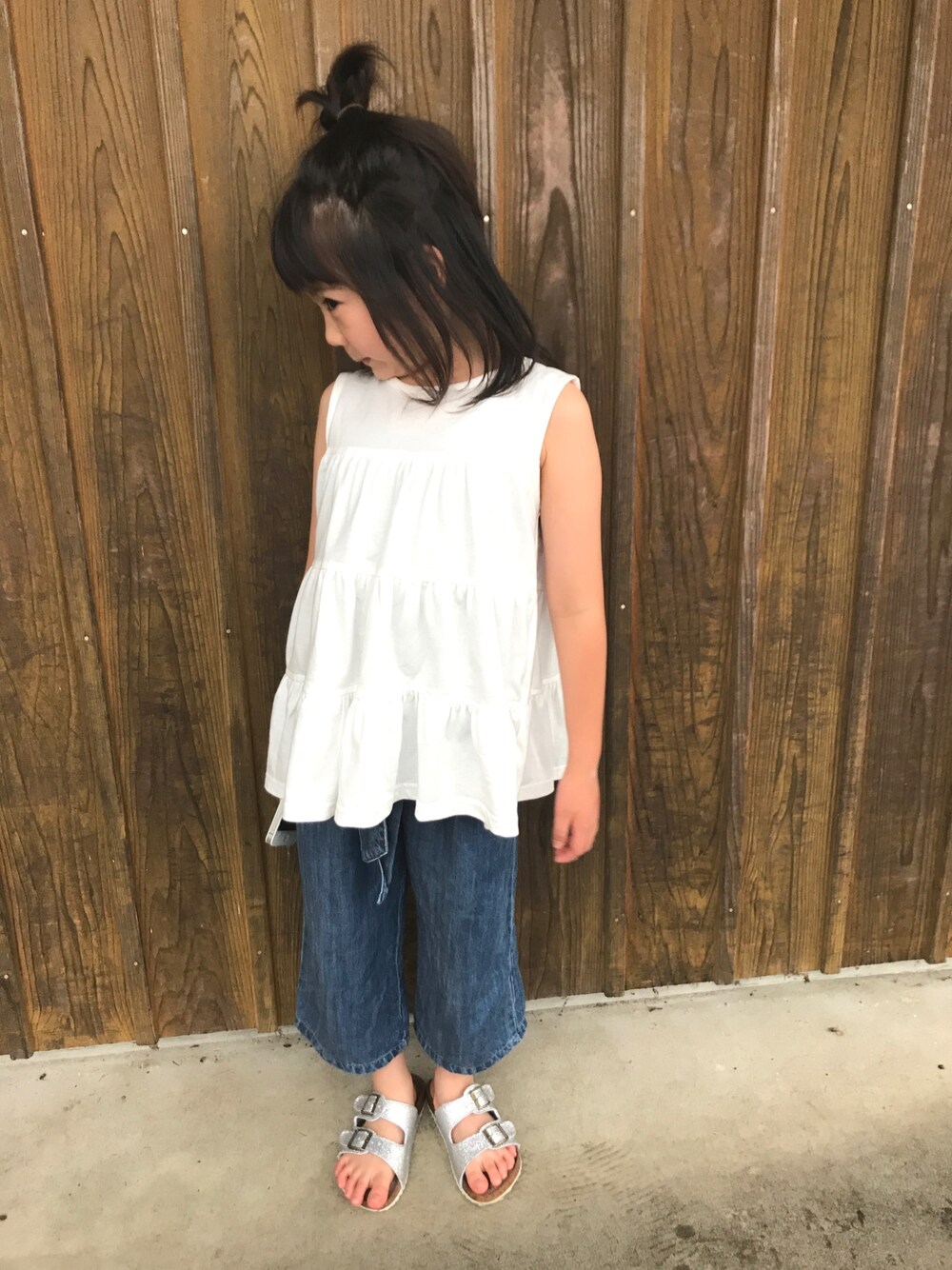 「キッズコーデ、女の子コーデ」｜「GUのアイテム（Tシャツ/カットソー、ホワイト系）」を使った、JMさん（キッズ・104cm）の夏コーディネートの1枚目の写真