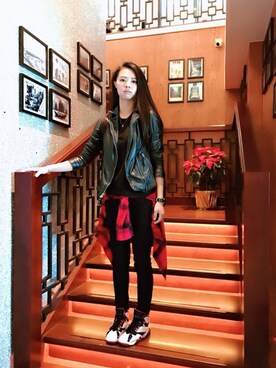 「Abercrombie&Fitch（アバークロンビーアンドフィッチ）のアイテム（ライダースジャケット）」を使った、Chloe.Anさん（レディース・165cm）の秋コーディネート