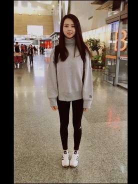 「travel」｜「アイテム（スウェット）」を使った、Chloe.Anさん（レディース・165cm）の秋コーディネート