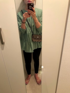 「シャネル」｜「アイテム（ビーチサンダル）」を使った、omayuuuさん（レディース・158cm）の秋コーディネート