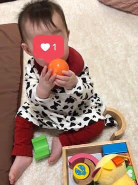 「西松屋（ニシマツヤ）のアイテム（スタイ/よだれかけ、レッド系）」を使った、ゆずさん（キッズ・80cm）の秋コーディネート