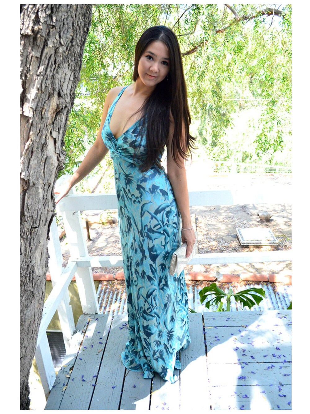 「dress、earrings、heels、maxi、Peep-toe」｜Elise Armitageさん（レディース）の夏コーディネートの1枚目の写真