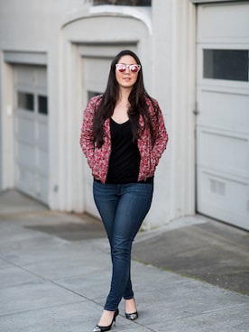 「FOREVER 21」｜「アイテム（ライダースジャケット）」を使った、Elise Armitageさん（レディース・170cm）の春コーディネート