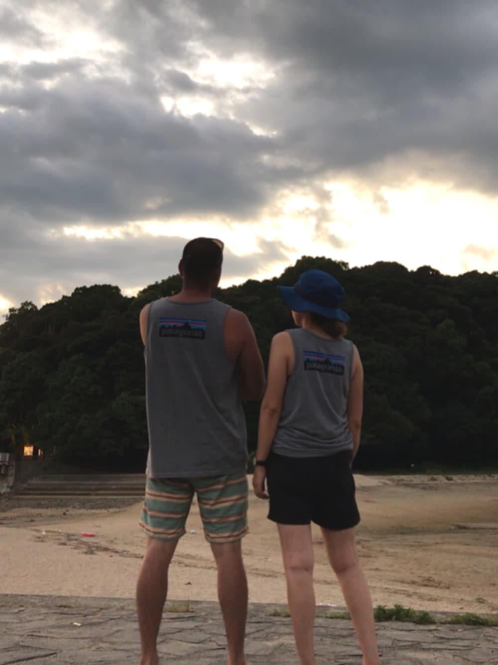 「夏のボーダーフェス、シンプルコーデ、summer、おしゃれさんと繋がりたい、今日のコーデ、ラクチンコーデ、ママコーデ、スポーツミックス、リンクコーデ」｜「patagoniaのpatagonia / P-6 Logo Tank Top（タンクトップ、グレー系）」を使った、あさみさん（レディース・162cm）の夏コーディネートの1枚目の写真