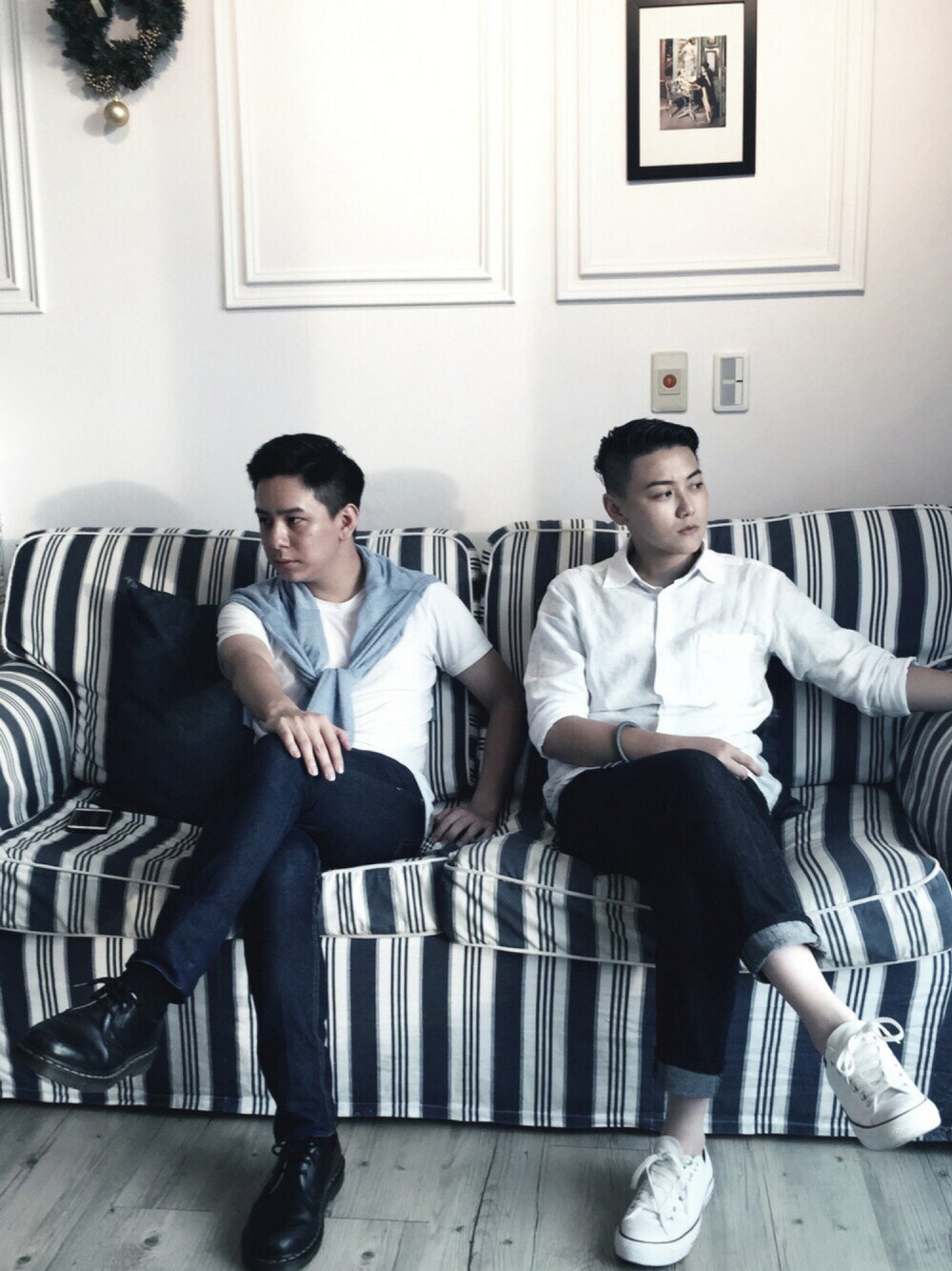 「ootd、casual、with J7」｜「UNIQLOのアイテム（Tシャツ/カットソー、ホワイト系）」を使った、Alvis Wuさん（メンズ・162cm）の秋コーディネートの1枚目の写真