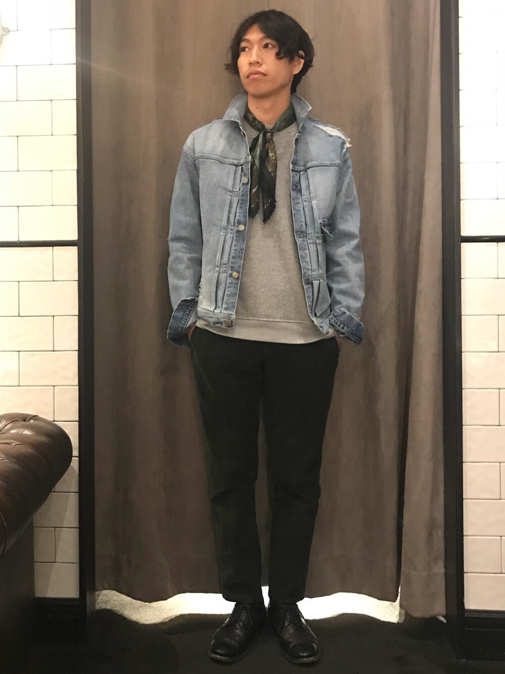 「秋のコーデ、今日のコーデ、カジュアルコーデ、シンプルコーデ、大人カジュアル、革靴、フォローミー、デニムジャケット、ラフ」｜「RESOUND CLOTHING のRESOUND CLOTHING/リサウンド クロージング/drop shoulder 1ST G IND C（デニムジャケット、ブルー系）」を使った、にっしーさん（メンズ・175cm）の秋コーディネートの1枚目の写真
