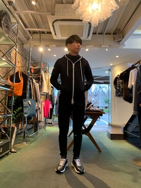 「1piu1uguale3 RELAX（ウノピュウノウグァーレトレリラックス）のアイテム（パーカー）」を使った、にっしーさん（メンズ・175cm）の冬コーディネート