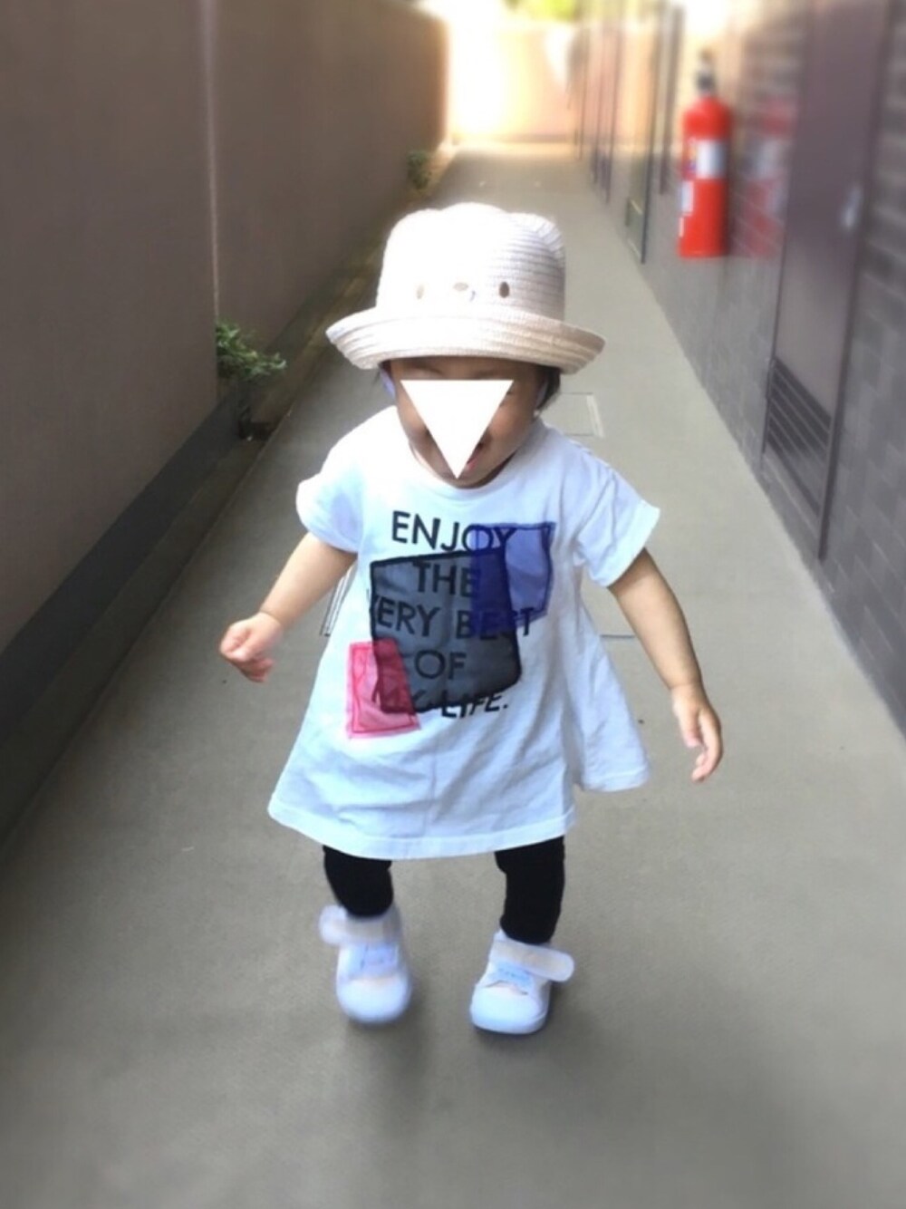 「ストローハット、むぎわら帽子、女の子、ワンピース、Tシャツワンピ、くまさん、1歳、1歳3ヶ月」｜「西松屋のアイテム（ハット、ベージュ系）」を使った、ちゃあさん（キッズ・70cm）の春コーディネートの1枚目の写真