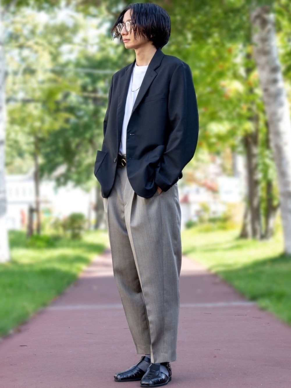 「秋のコーデ、秋服、キレイめ、ジャケット、スラックス、ビッグシルエット、秋のカフェオレコーデ、大学生、dulcamara、MARKAWARE」｜「markawareのMARKAWARE　リラックス ブレザー/A16C-10JK01C（テーラードジャケット、ブラック系）」を使った、ふじさん（メンズ・170cm）の秋コーディネートの1枚目の写真