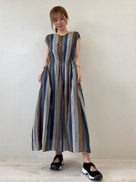 「SHIPS（シップス）のメタルハートアジャスターネックレス（ネックレス、ゴールド系）」を使った、関田さん（レディース・160cm）の夏コーディネート