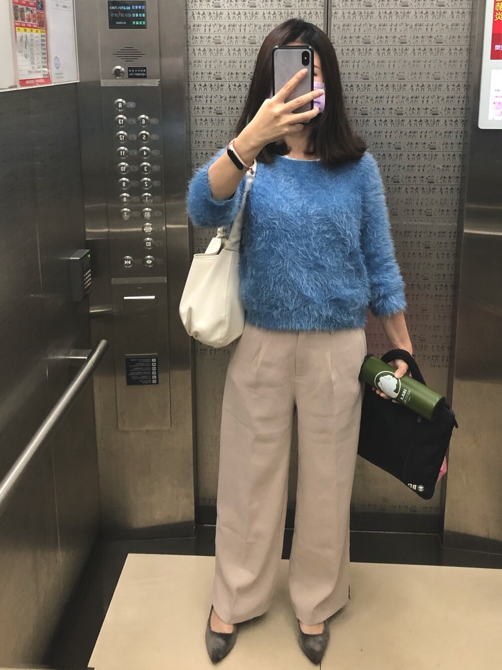 「ootd、winter、winter wearing、WINTER STYLE、office style、office lady、Office casual」｜「MEIER.Qのアイテム（スラックス、ベージュ系）」を使った、Yabe Daiさん（レディース・158cm）の春コーディネートの1枚目の写真