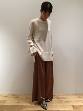 「ロングニット」｜「アイテム（スリッポン）」を使った、Neneさん（レディース・164cm）の秋コーディネート