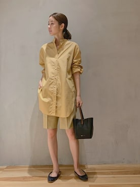 「アイテム（バレエシューズ、ブルー系）」を使った、Neneさん（レディース・164cm）の秋コーディネート