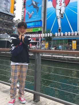 「H&M（エイチ・アンド・エム）のアイテム（Tシャツ/カットソー、ホワイト系）」を使った、そーくんさん（メンズ・175cm）の秋コーディネート