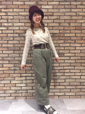 「アイテム（サンダル、グリーン系）」を使った、14+ コピス吉祥寺店 スタッフさん（レディース・160cm）の秋コーディネート