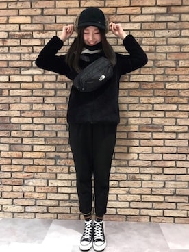 「アイテム（ボディバッグ/ウエストポーチ）」を使った、14+ コピス吉祥寺店 スタッフさん（レディース・160cm）の冬コーディネート