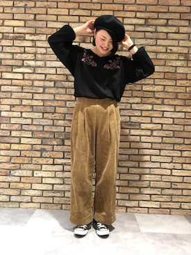 「AS KNOW AS plus（アズノゥアズプラス）のアイテム（トップス）」を使った、14+ コピス吉祥寺店 スタッフさん（レディース・163cm）の冬コーディネート