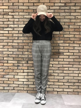 「H&M（エイチ・アンド・エム）のアイテム（ニット/セーター）」を使った、14+ コピス吉祥寺店 スタッフさん（レディース・160cm）の春コーディネート