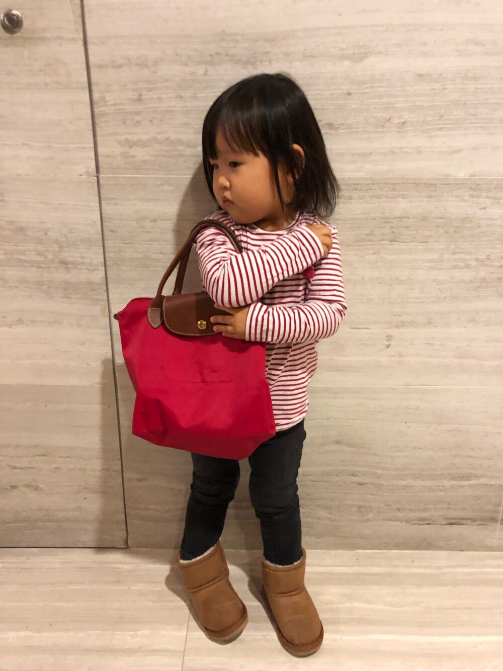 「ちょっとそこまで、LONGCHAMP、zarababy、GAPbaby、ムートンブーツ、香港、hk」｜「ZARA BABYのアイテム（Tシャツ/カットソー、レッド系）」を使った、🐘Umiii🐘さん（キッズ・90cm）の冬コーディネートの1枚目の写真