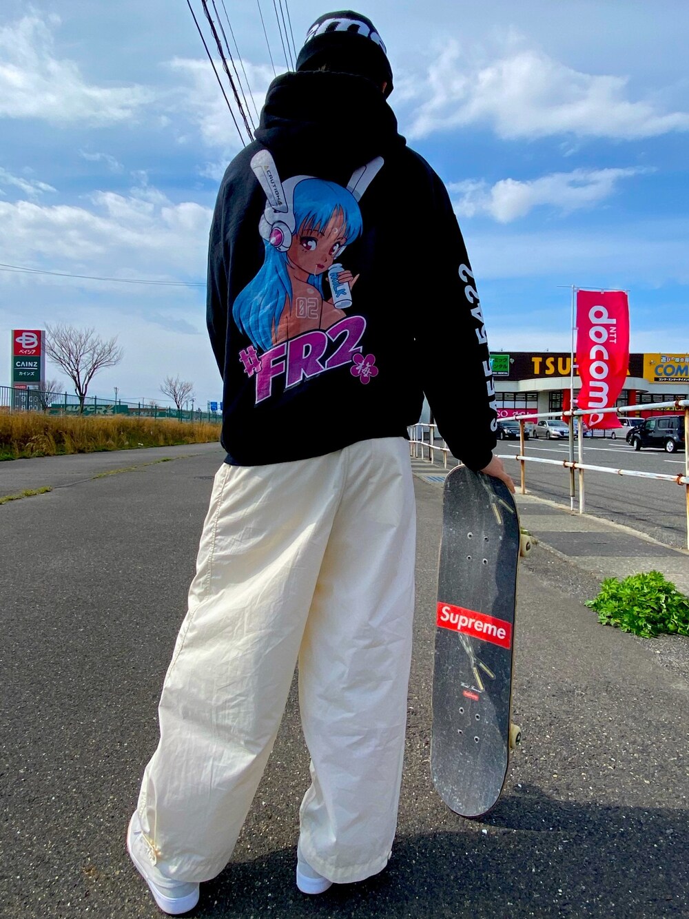 「ストリート、お洒落さんとつながりたい、オーバーサイズ、スケータースタイル、黒、スニーカー、いいね、save、フォローお願いします🤑」｜「FR2のアイテム（パーカー、ブラック系）」を使った、鳳凰さん（メンズ・270cm）の春コーディネートの1枚目の写真
