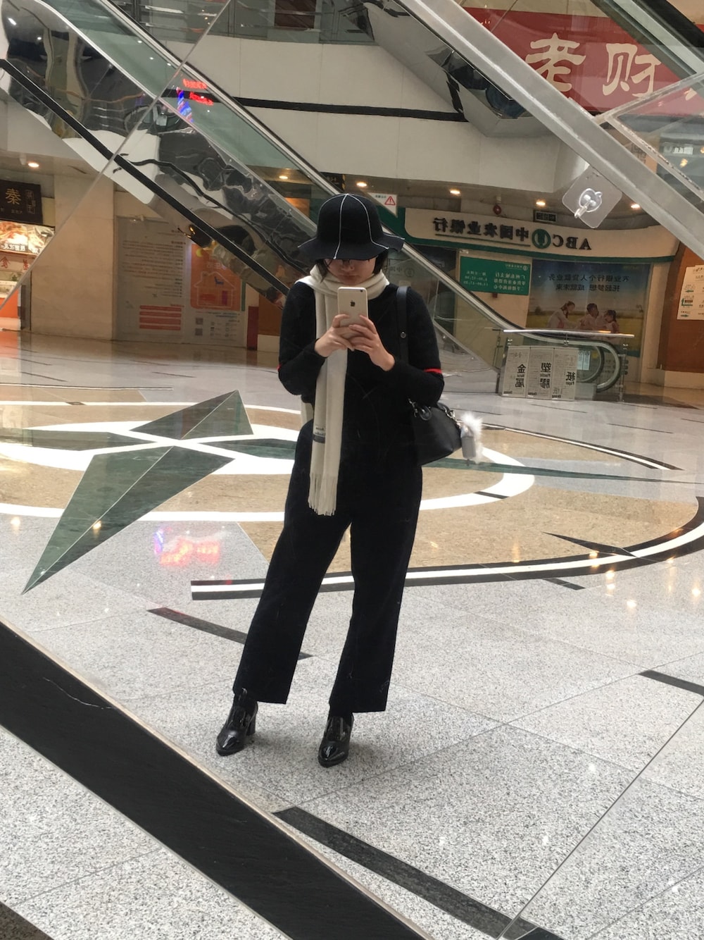 「URBAN RESEARCHのアイテム（ハット、ブラック系）」を使った、CipherXiaoさん（レディース・163cm）の冬コーディネートの1枚目の写真